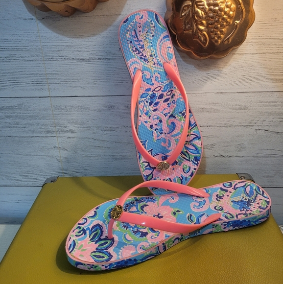 Lilly Pulitzer Shoes - Lilly Pulitzer Colorful Paisley Print Flip Flops 9/10
